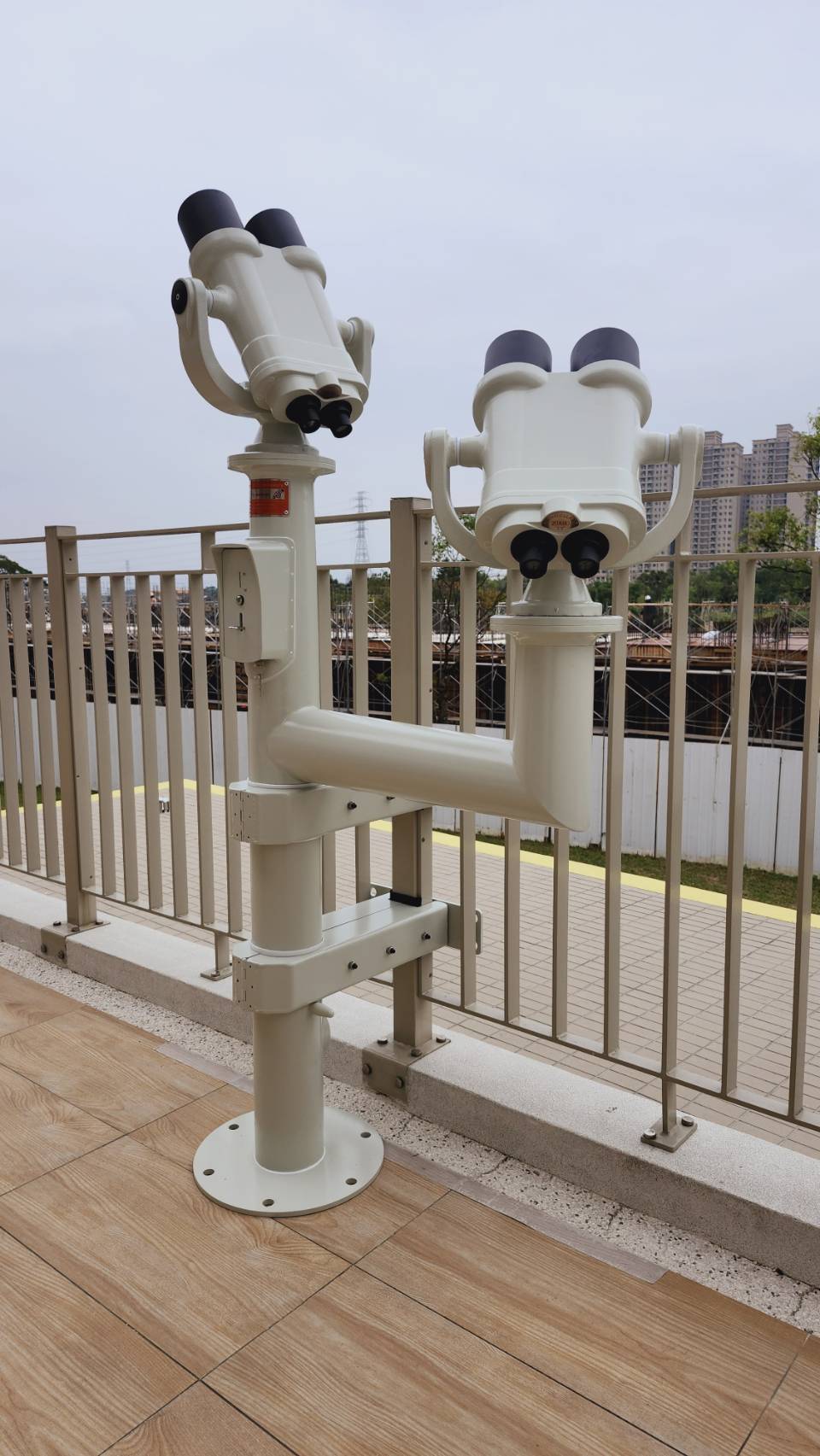 文青國中小:教學用望遠鏡